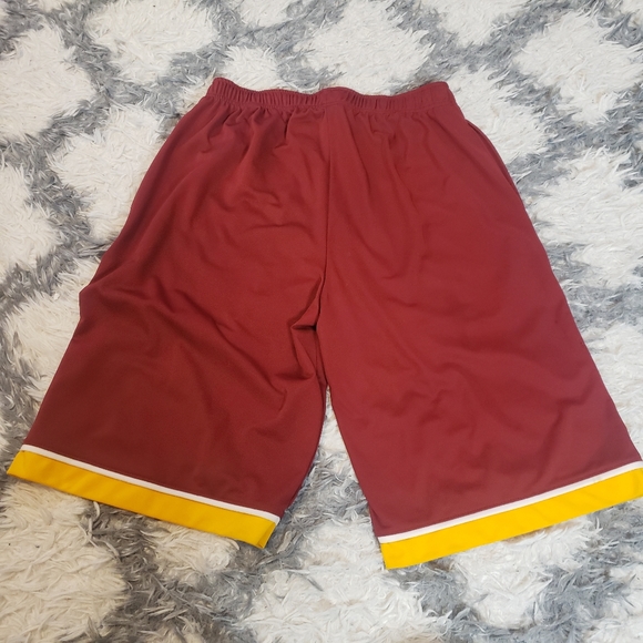 Cleveland Cavs shorts small - Picture 5 of 5